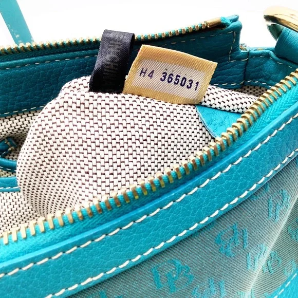 🆕{Dooney&Bourke} Signature Canvas and Leather Bag